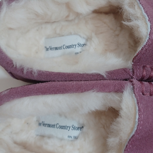 Vermont County Store Woman's Leather/Sherling Rose Pink Slippers Size 6M - Picture 15 of 15